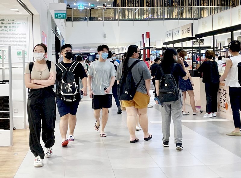 Hindi na masyadong mahigpit ang pag susuot ng face mask