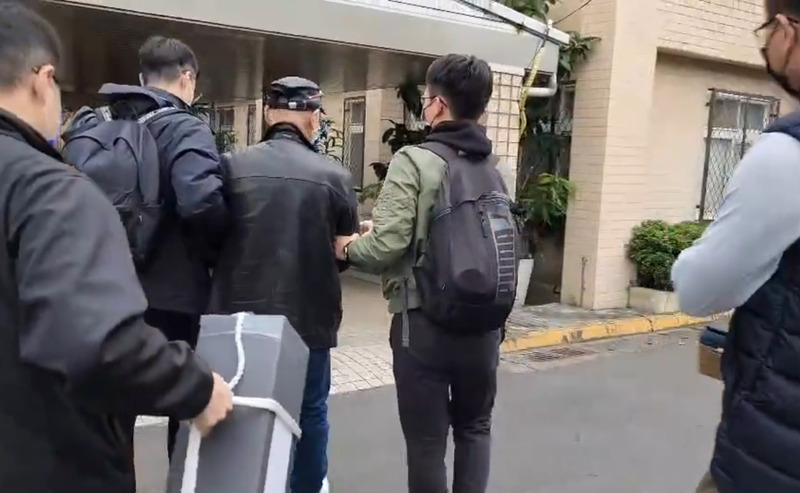 Inaresto ang lalaking Amerikano dahil sa nailagay na 50 basyo ng bala sa bagahe