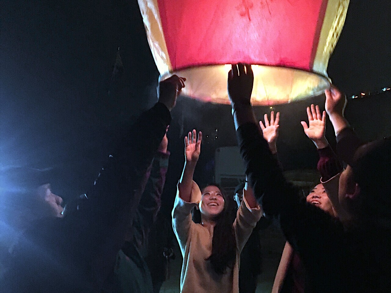 Pagpapalamuti ng mga sky lantern sa Pingxi