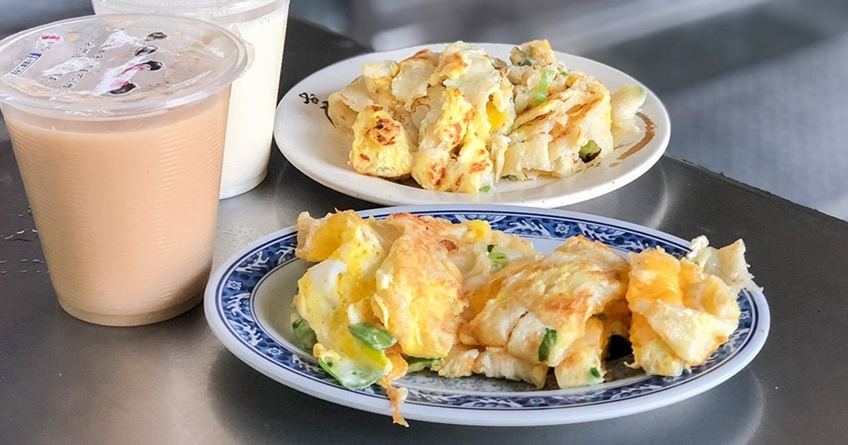 Yummy Chinese Breakfast in Taiwan - Chinese style Hotcake