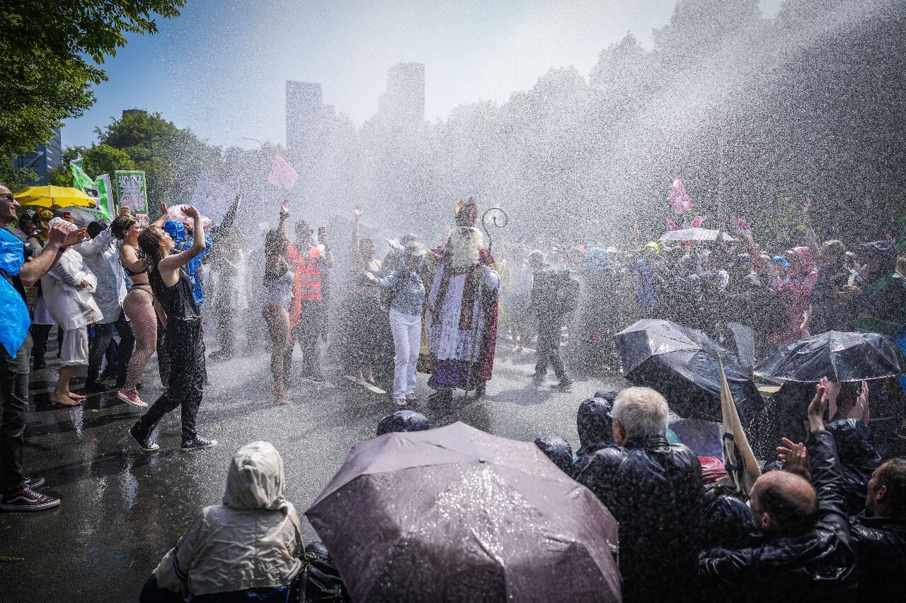Game of Thrones star arestado matapos ang climate change protests sa Netherlands