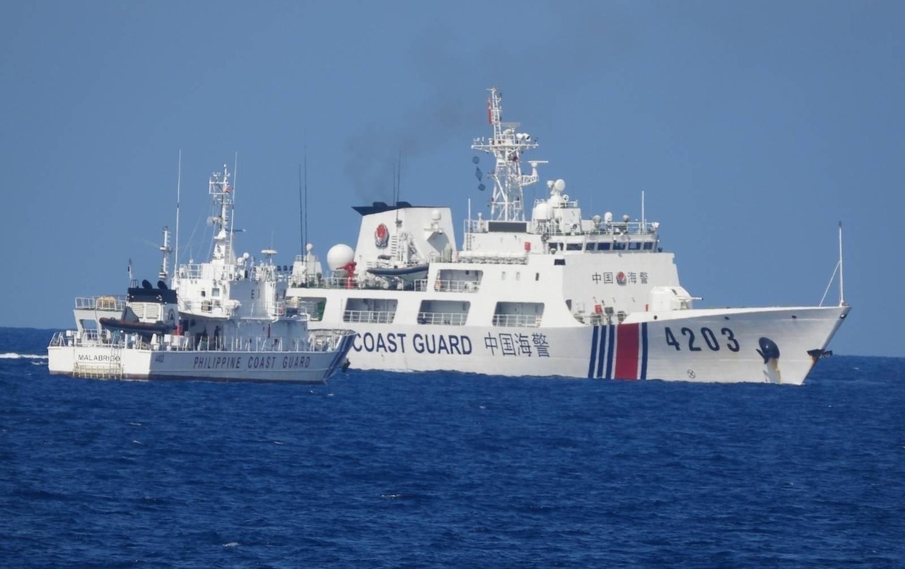 Coast guard ship na hinarang ng Chinese ship, kinondena ng Pilipinas ang mapanganib na ugali ng China