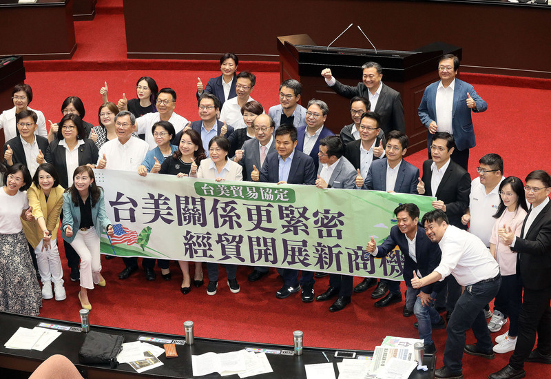 Ang lehislatura ng Taiwan ay nagkakaisang pumasa sa paunang kasunduan ng Taiwan-US trade deal