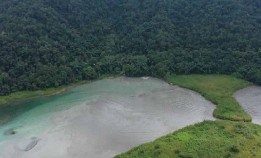 Ang bumubulang putik sa Sun Moon Lake ay nagdudulot ng pagkabahala sa mga nanonood