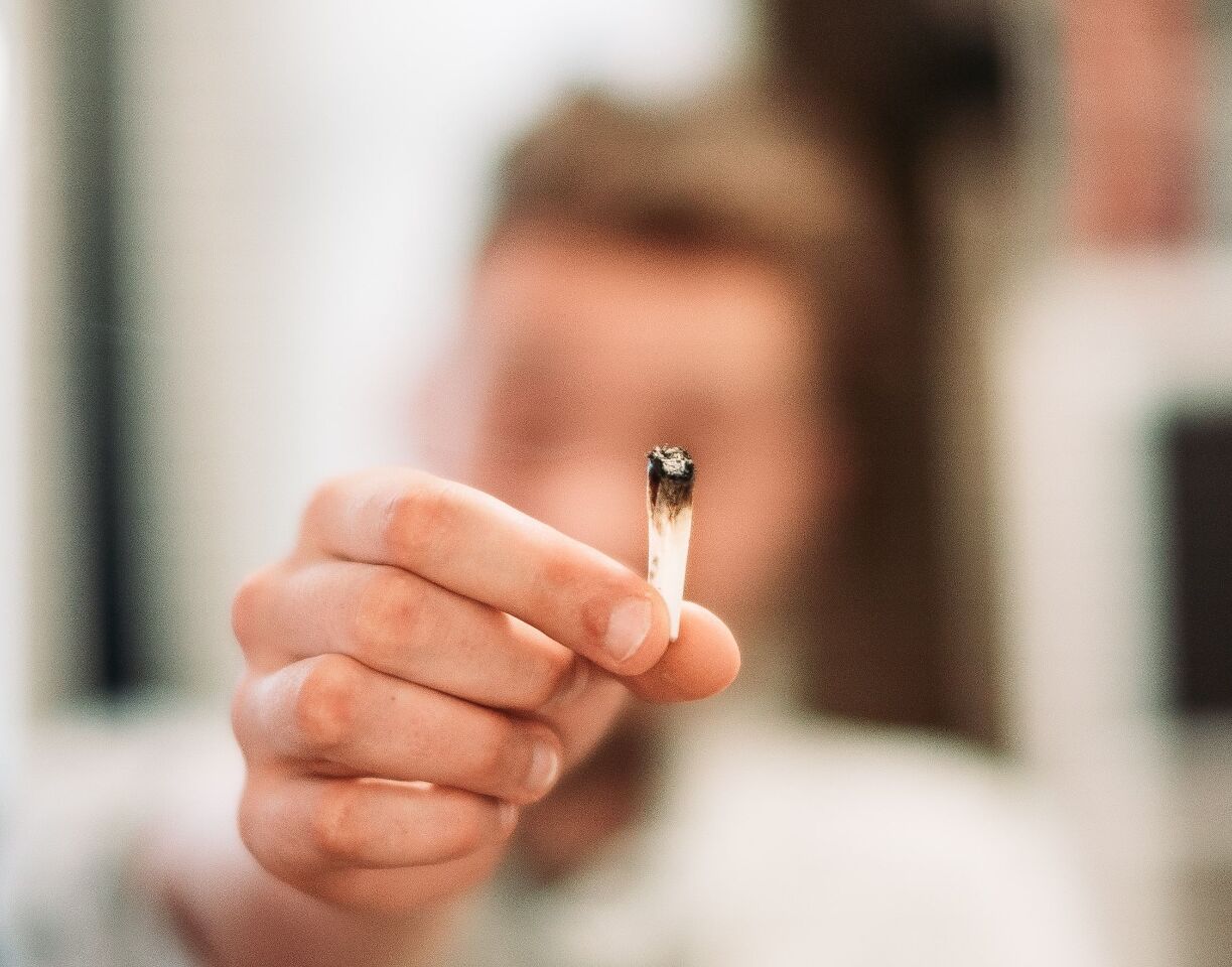 Maaaring kasuhan ang mga Taiwanese national kung kinukunan ng retrato na humihithit ng cannabis sa ibang bansa