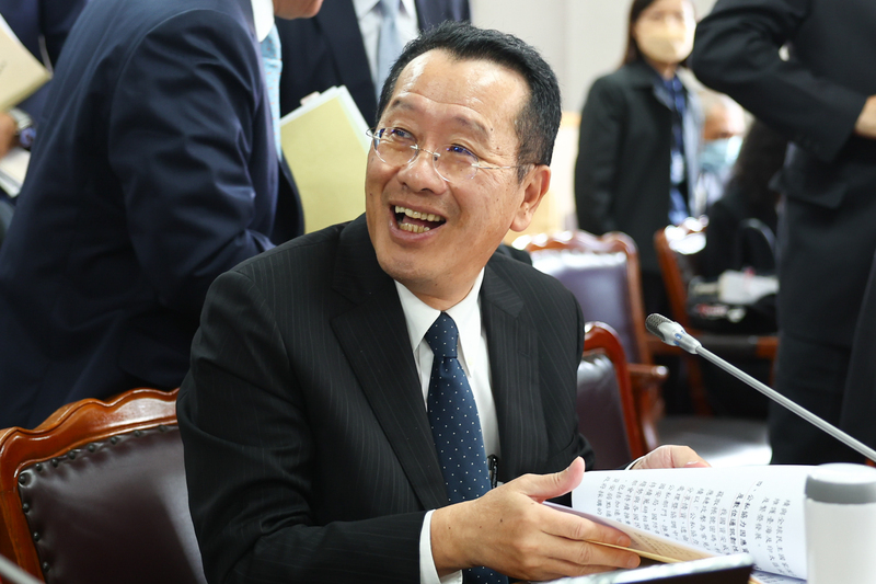 Hindi malamang na lusubin ng China ang Taiwan sa ngayon: Wellington Koo