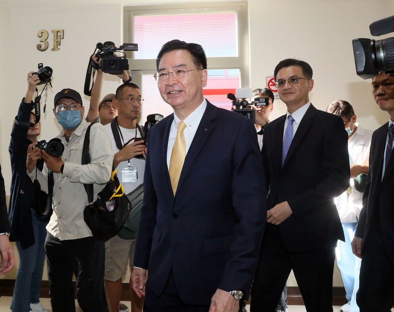 Hindi dapat magpasya ang China sa election ng Taiwan: foreign minister