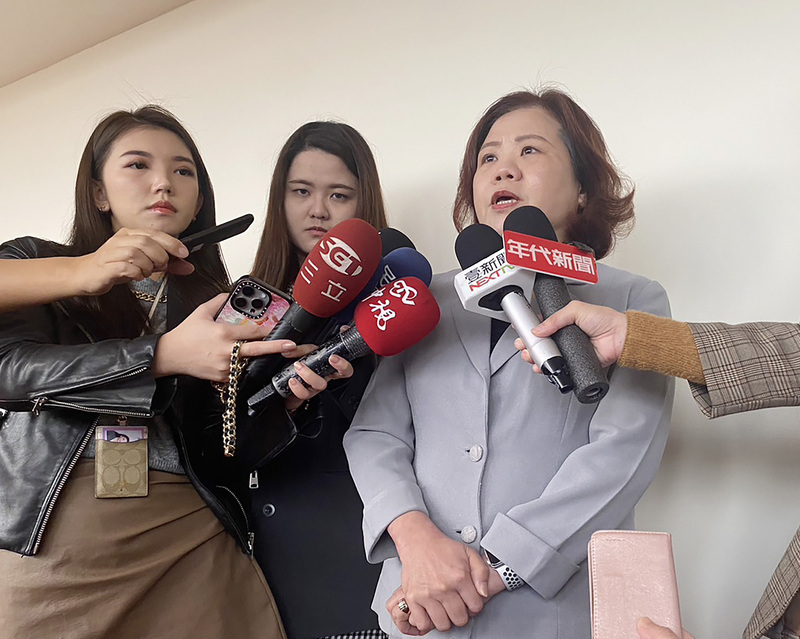 Hinihimok ng labor minister ang diskriminasyon sa mga migranteng manggagawa