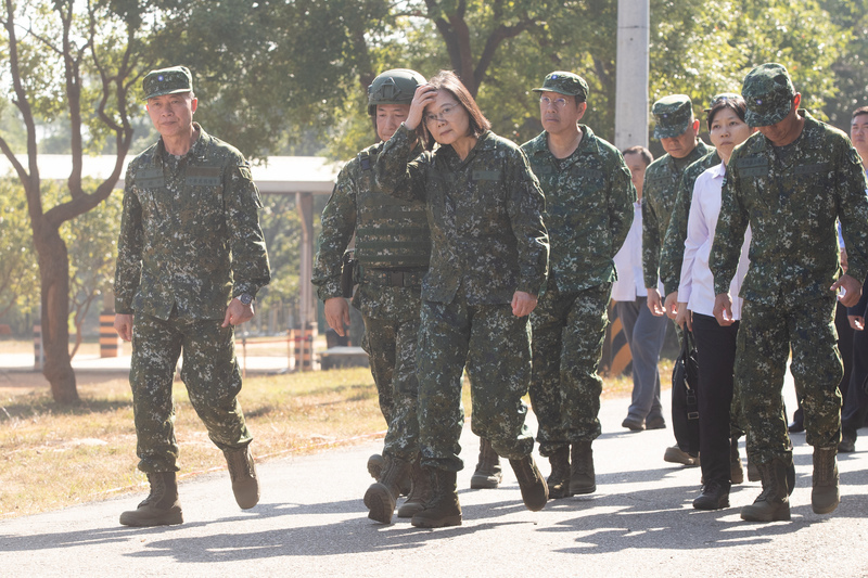 Ang mandatoryong 1-taong serbisyong militar ay ibabalik sa 2024, sinisiyasat ni Tsai ang kahandaan para sa mga papasok na rekrut