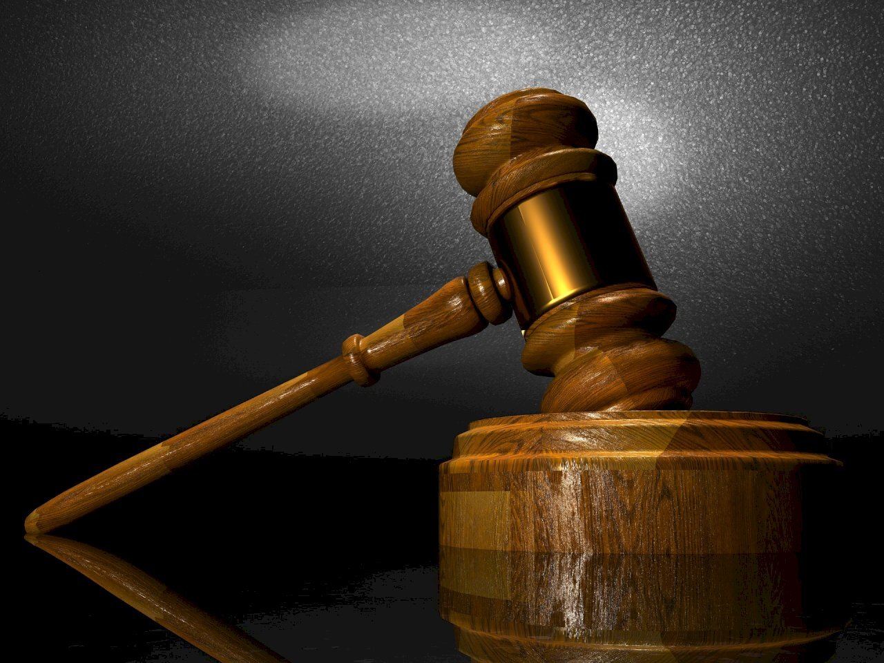 Isang Judge mula sa dormitory ngChinese Academy of Sciences ang tumalon sa building at namatay. Nanawagan ang Law Association sa Judicial Yuan na bawasan ang trabaho ng mga Judge