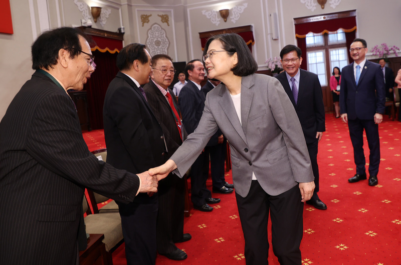 Pinuri ni Pangulong Tsai ang mga pagsisikap ng delegasyon ng kababayan sa ibang bansa sa pagpapadali ng mga internasyonal na palitan at pagtataguyod ng Taiwan