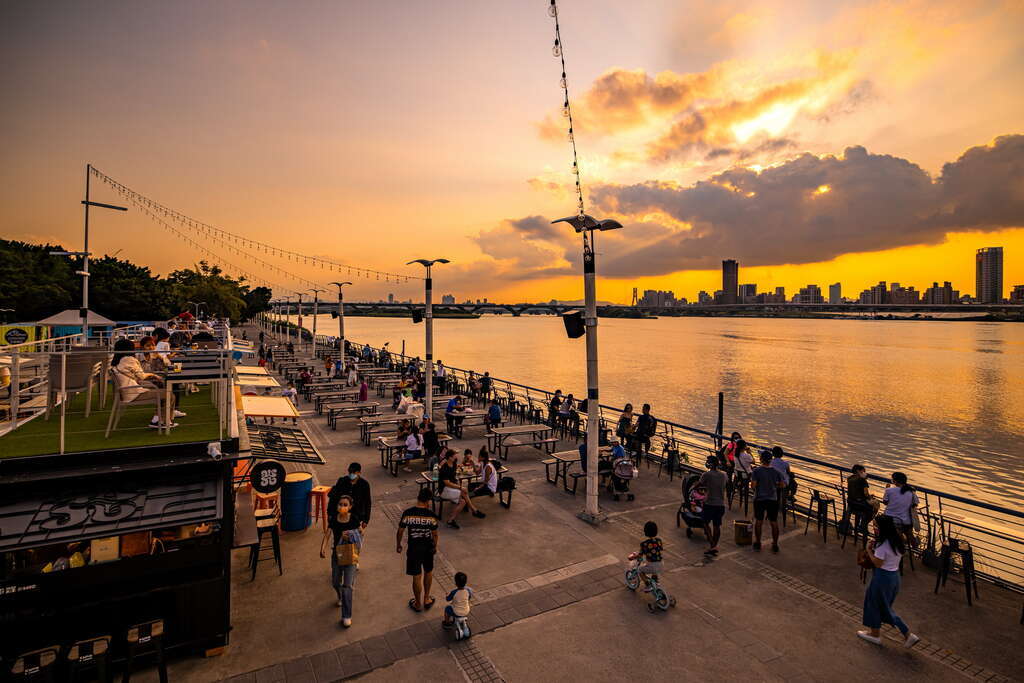 Tara Mamasyal sa Dadaocheng & Dihua Street