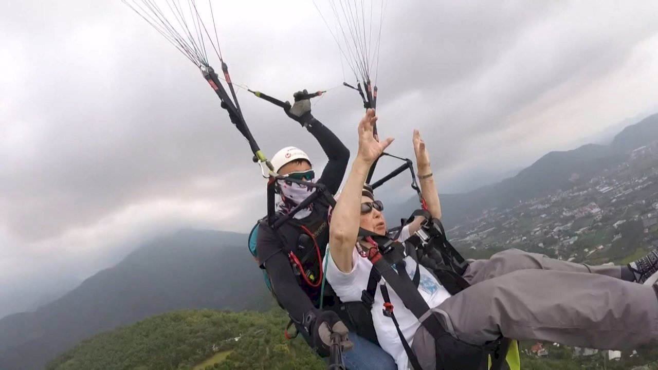 Paragliding