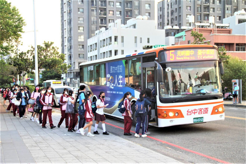 Napaka easy mag take ng transportation dito sa Taiwan