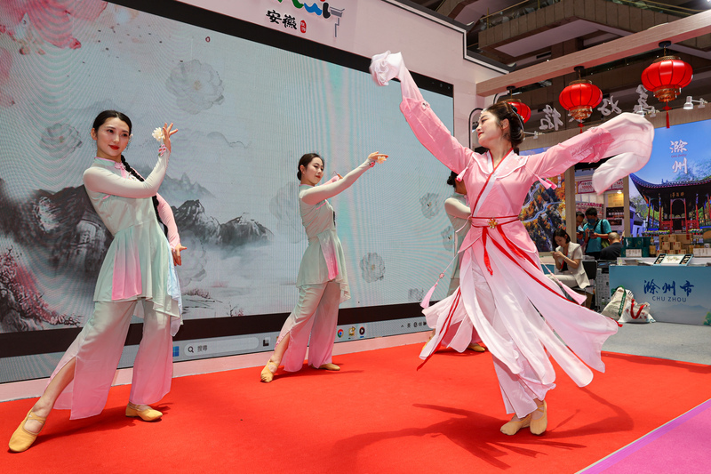 Malugod na tinatanggap ng cross-strait travel fair ang malaking delegasyon ng China