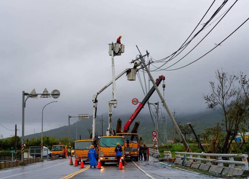 Paghahanda sa Bagyong Gaemi: Mahigit 6,000 Tao Ang Nakahanda sa Pag-aayos ng Kuryente, Ayon sa Taiwan Power Company