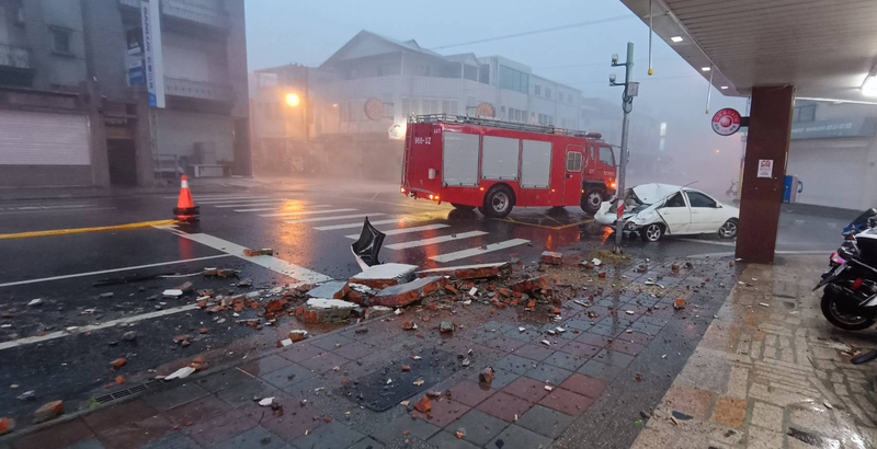 Typhoon Gaemi Hits Taiwan, Resulting in 2 Deaths and 201 Injuries