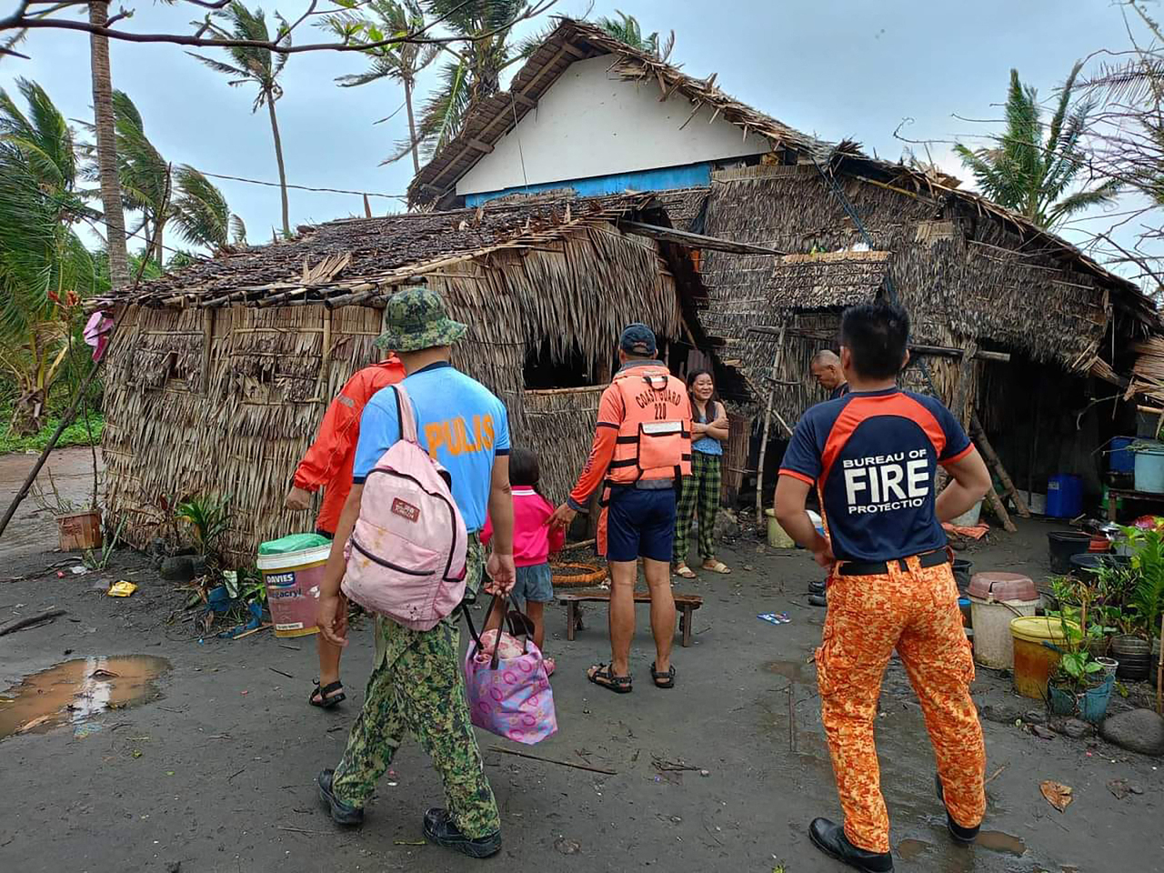 Ika-anim na Bagyo sa Loob ng Isang Buwan: Super Typhoon Man-yi Papalapit sa Pilipinas