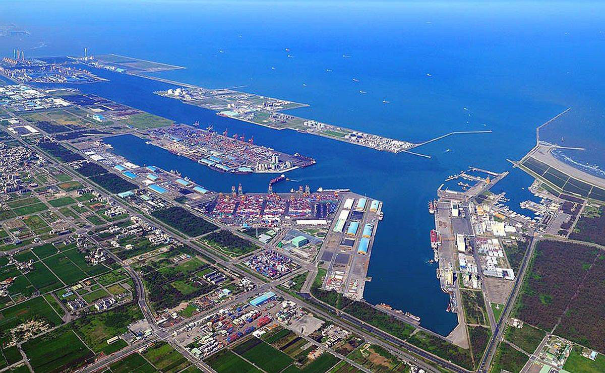 Paglahok ng Cargo Ship sa Ehersisyong Militar ng China, Huminto sa Daungan ng Taichung – Ayon sa Iskolar: Hindi Gaanong Banta Pero Kailangan Maging Maingat