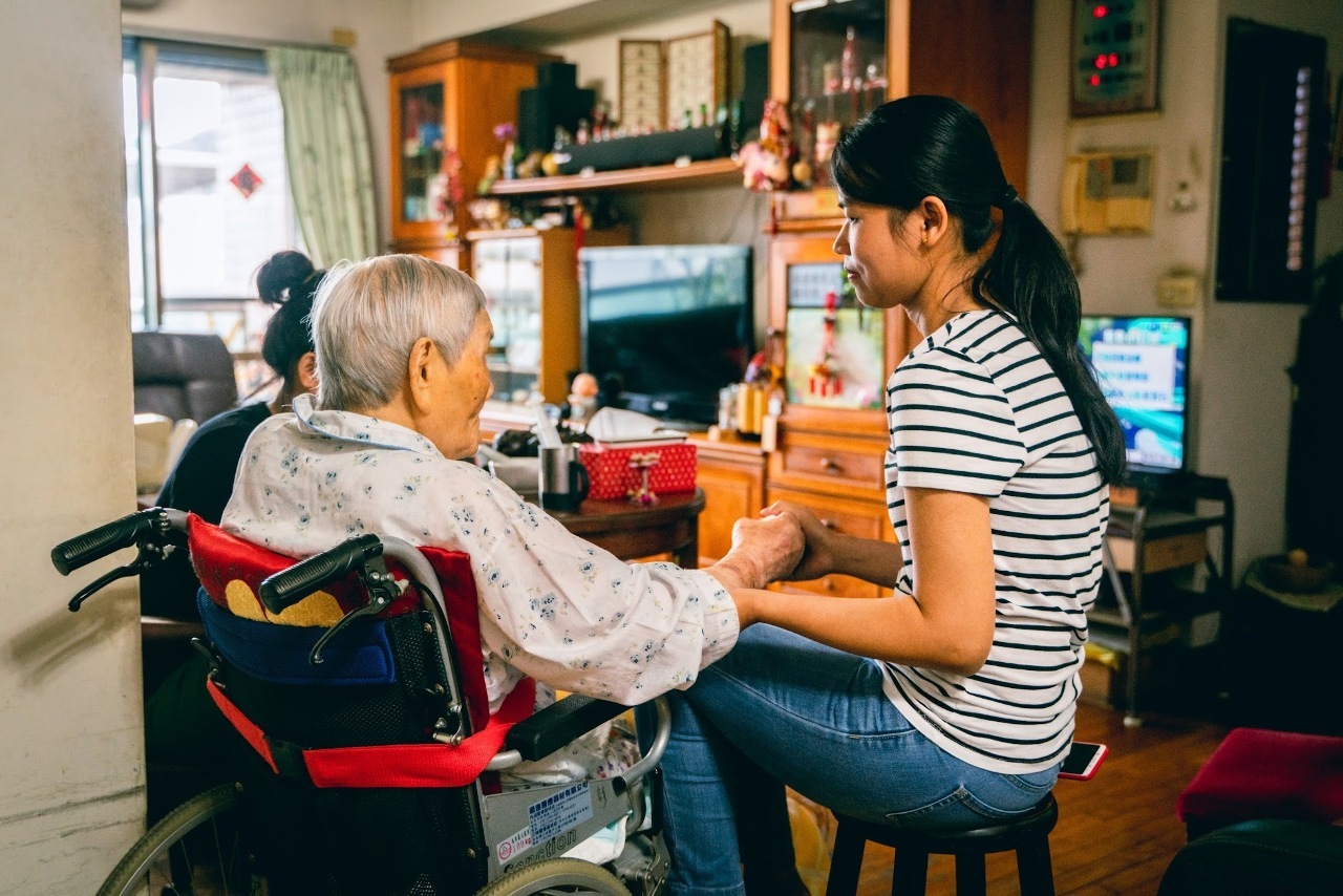 One-Forty naglunsad ng materyales pang-edukasyon para sa pangangalaga ng dementia at kalusugang pangkaisipan para sa mga dayuhang caregiver, malugod na inaanyayahan ang lahat na mag-download 