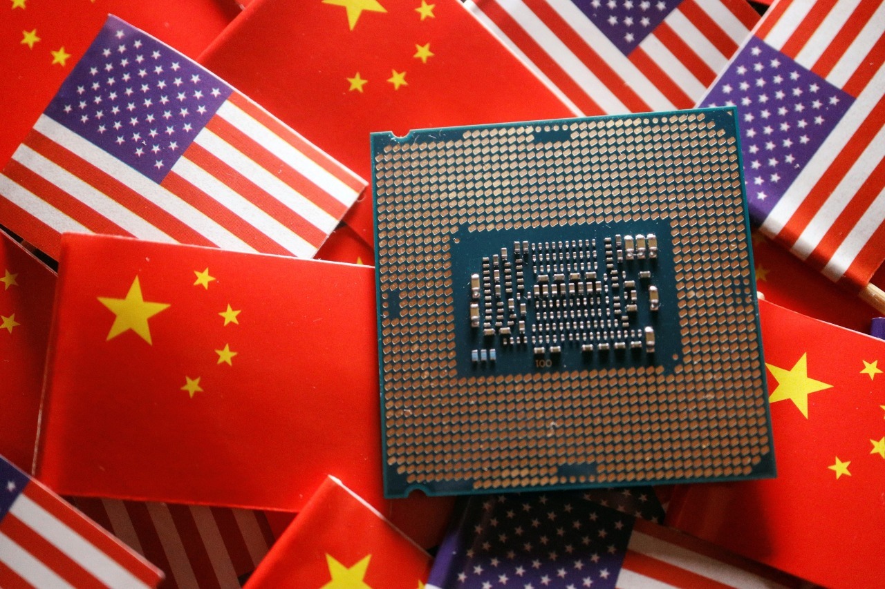 Pagpigil sa Pagdaloy ng High-Tech sa China: Biden Nagpatupad ng Bagong Advanced Chip Controls Bago Bumaba sa Pwesto
