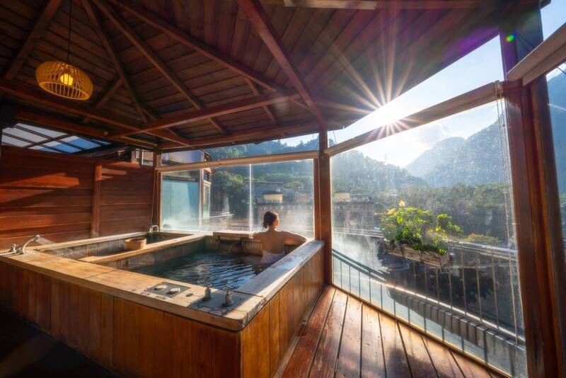 Magtampisaw Sa Hot Spring!