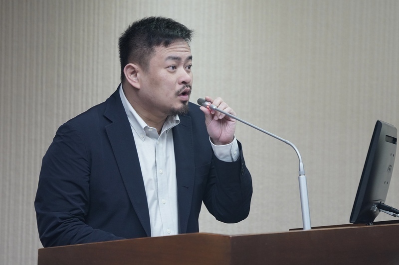 Magkakaroon na ba ng Reporma sa Labor Insurance? Pahayag ni Hung Shen-han: Kailangang Harapin ang Problema sa Paghihingi at Pagbibigay ng Benepisyo