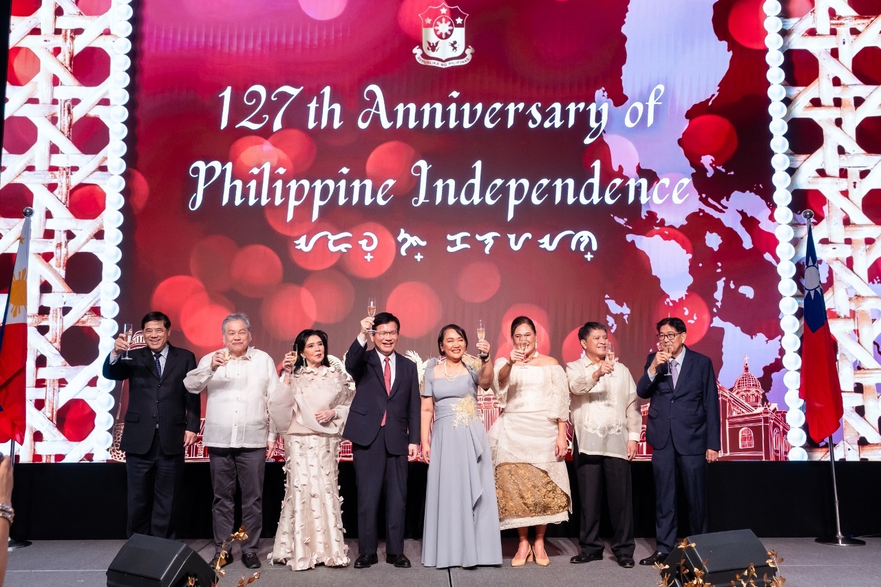 Lin Chia-lung binabati ang Araw ng Kalayaan ng Pilipinas; Inanunsyo ang isang taong ekstensyon ng visa-free entry para sa mga Pilipino