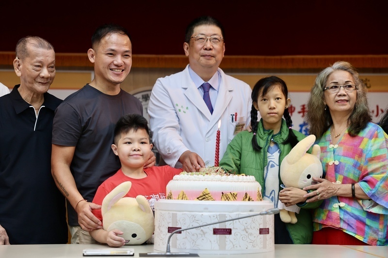 Patuloy ang pag-angat ng Taiwan sa internasyonal na larangan ng medikal na serbisyo: Batang Indonesian na pasyente matagumpay na na-transplantahan ng atay sa Taiwan