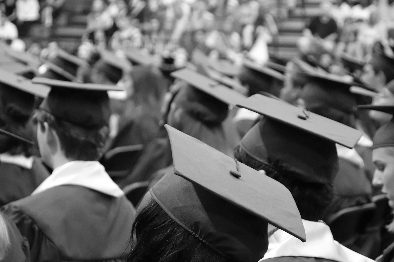 Malaki ang agwat sa suweldo ng mga bagong graduate sa China — average buwanang kita katumbas ng humigit-kumulang NT$25,000